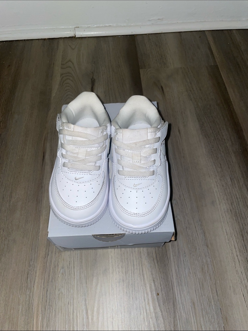 Nike Force 1 Low EasyOn Sneakers